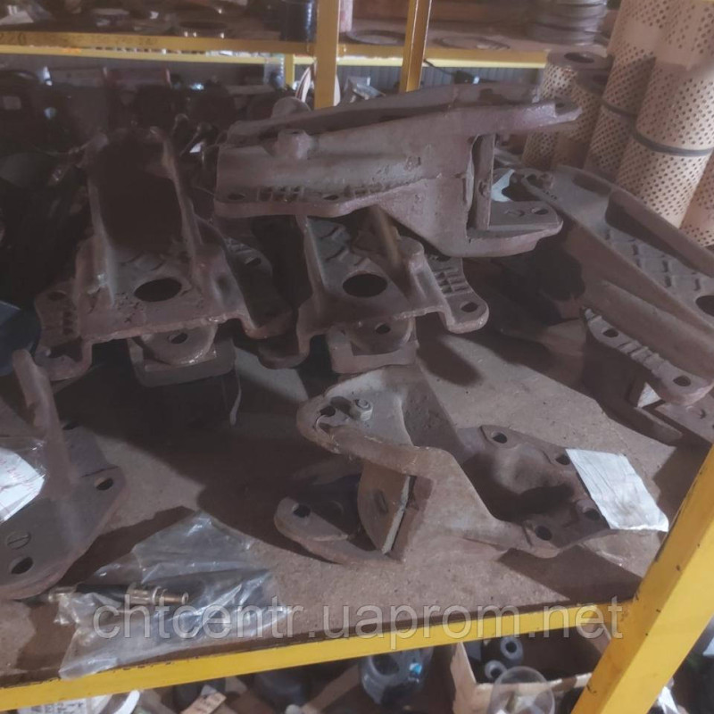 255-2902446, кронштейн пер. правий ресори а/м КРАЗ