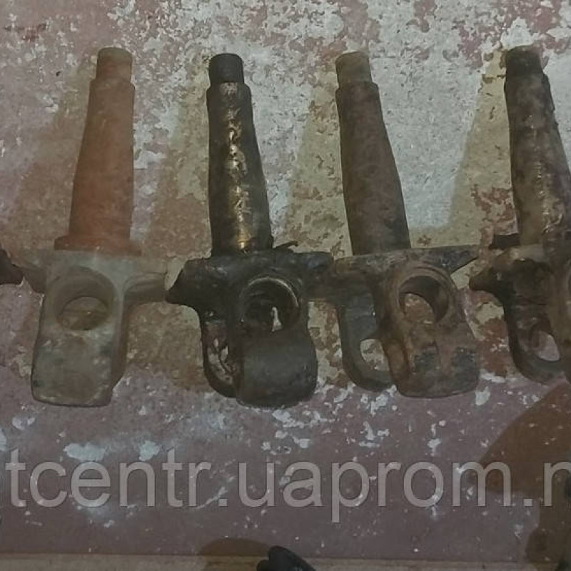 200-3001012, кулак поворотний правий