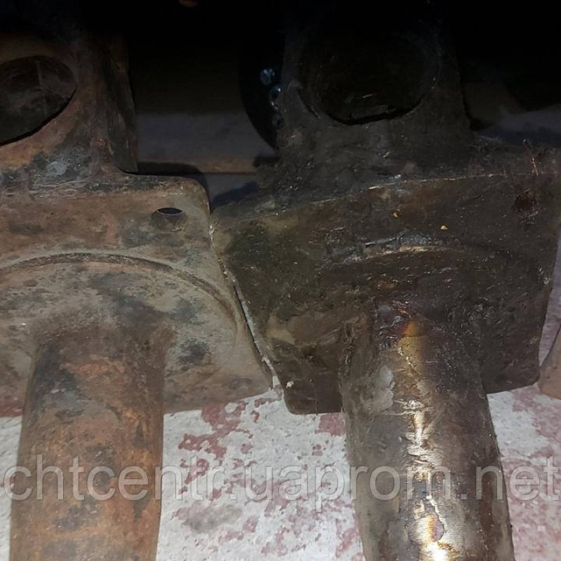 200-3001012, кулак поворотний правий