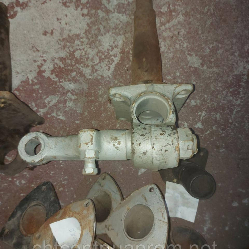 200-3001012, кулак поворотний правий в зборі