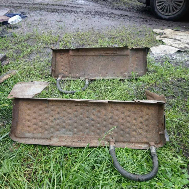 130-8405012 підніжка права а/м ЗІЛ